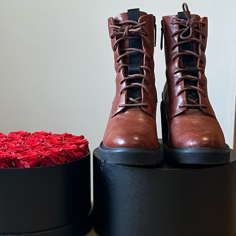 Frye Savannah Combat Brown Lace-Up Boots